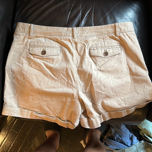 Banana Republic Chino Shorts - Picture 5 of 6